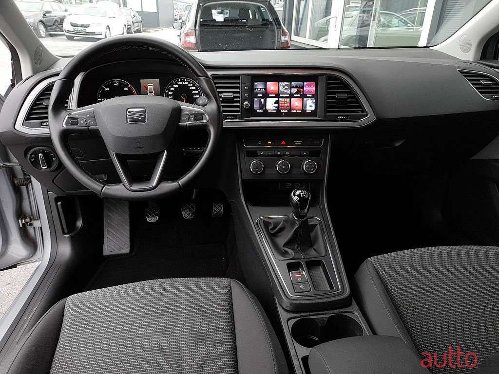 2019' SEAT Leon photo #2