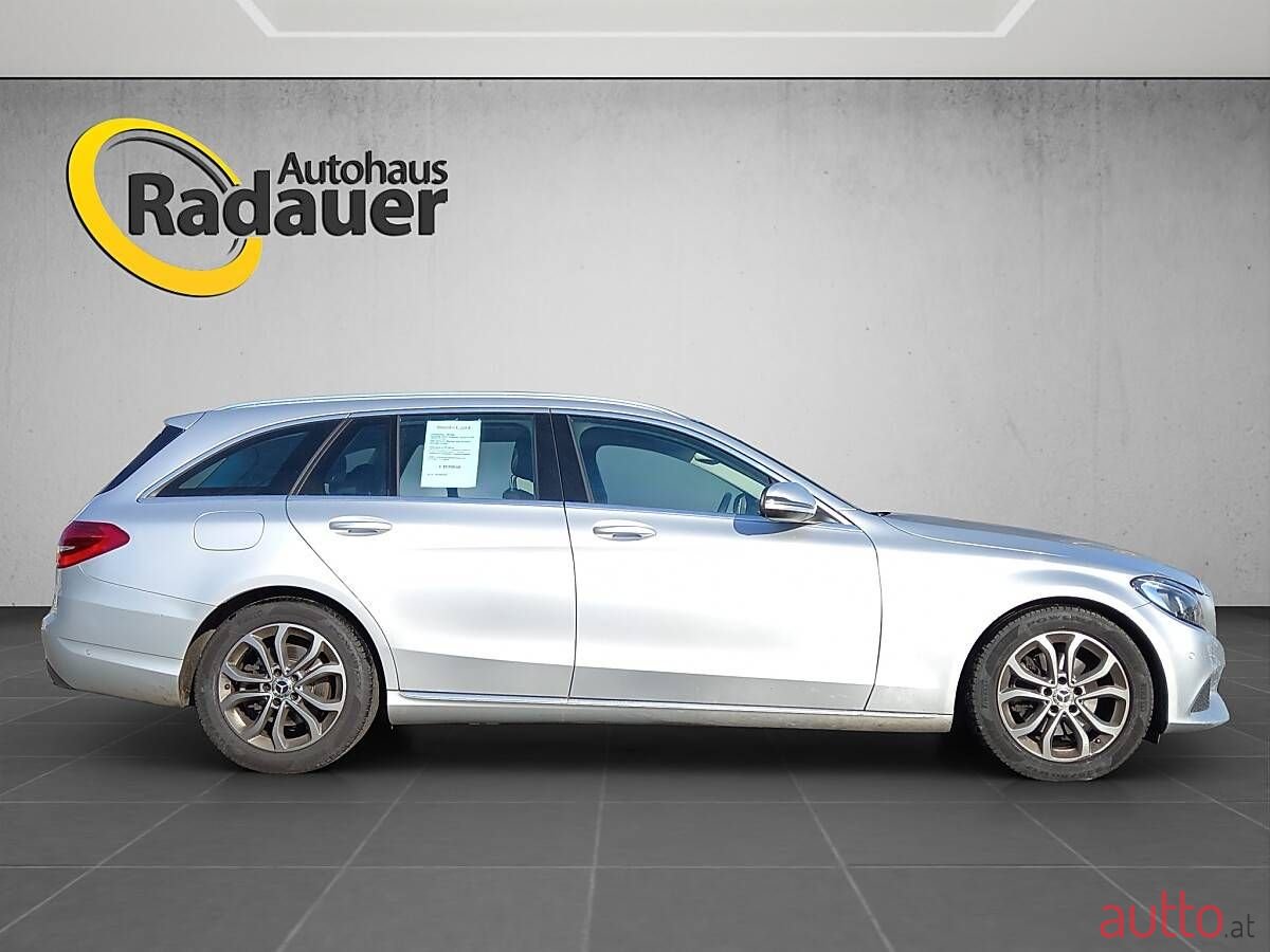 2018' Mercedes-Benz 220SD photo #5