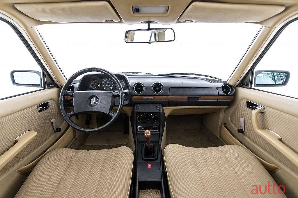1983' Mercedes-Benz 230 E photo #4