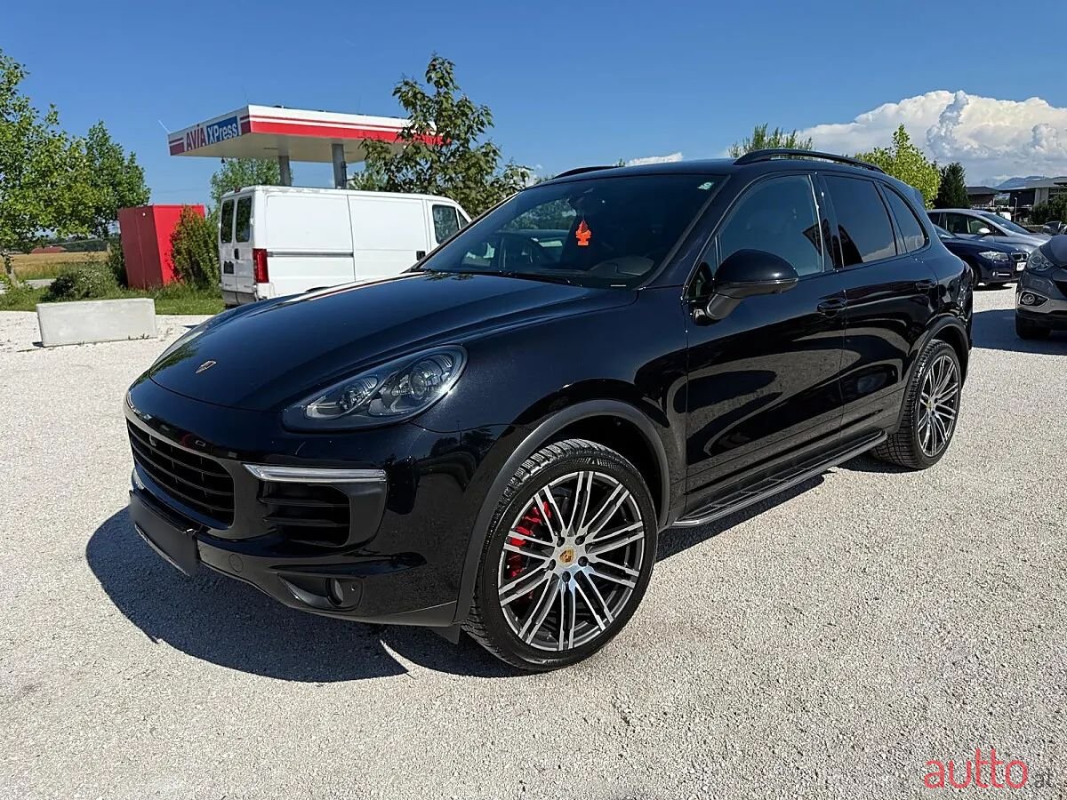 2015' Porsche Cayenne photo #1