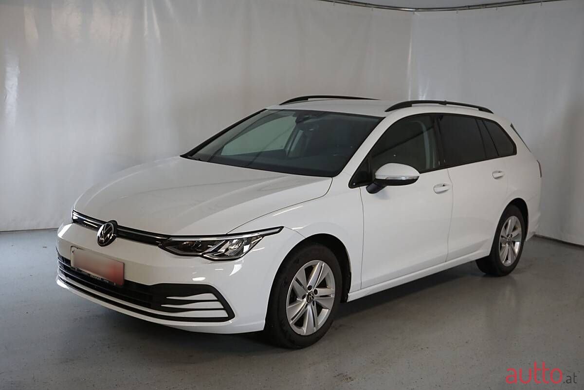 2022' Volkswagen Golf photo #1