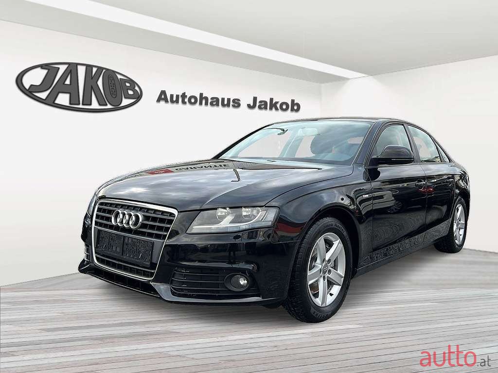 2011' Audi A4 photo #1