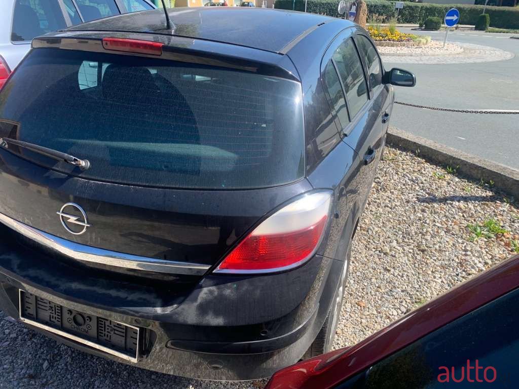 2004' Opel Astra photo #4