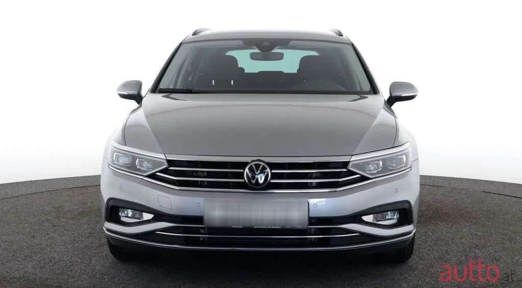 2022' Volkswagen Passat photo #2