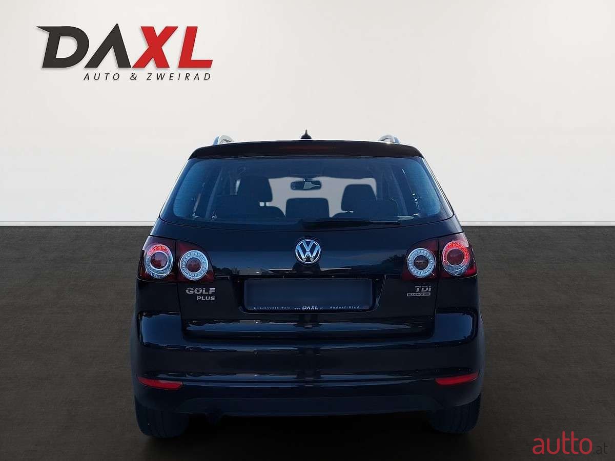 2010' Volkswagen Golf photo #6