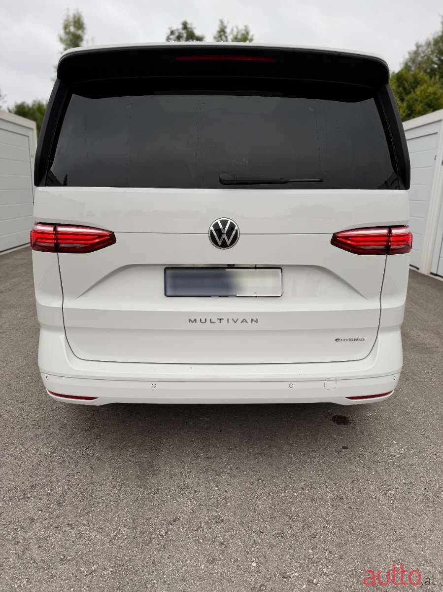 2022' Volkswagen Multivan photo #4