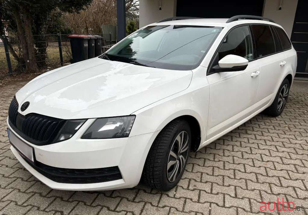 2019' Skoda Octavia photo #1