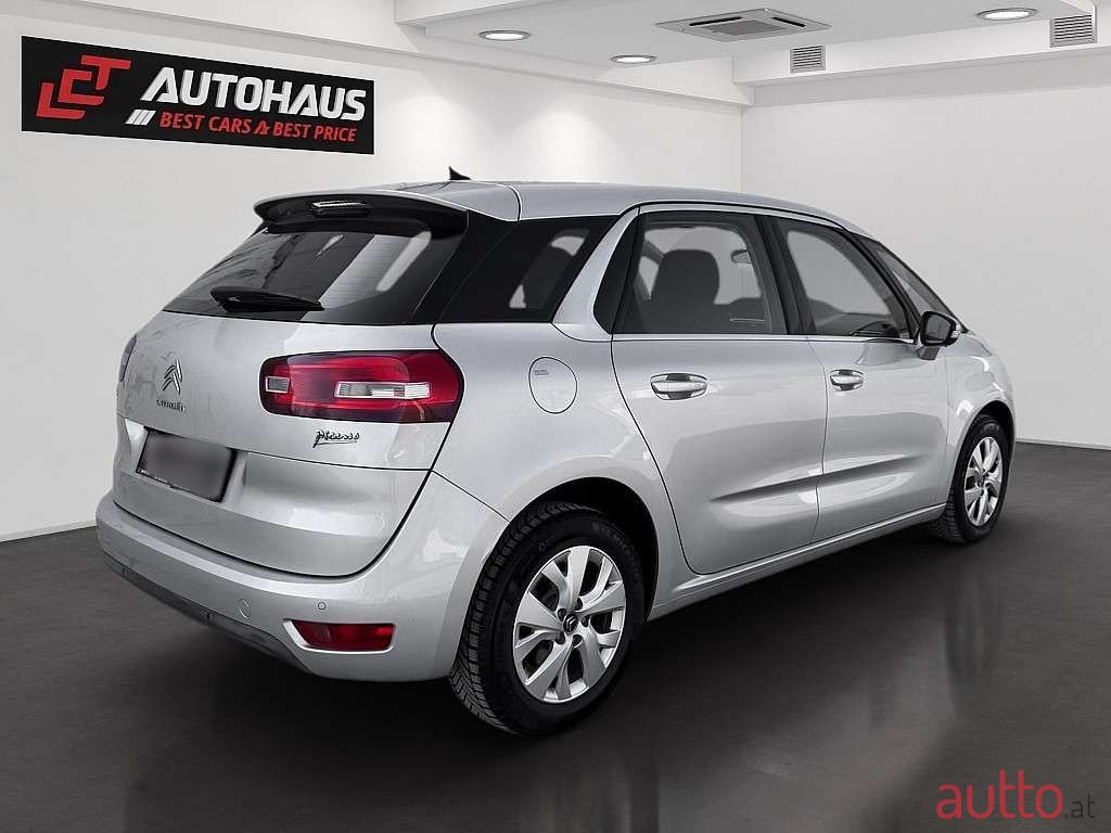 2016' Citroen C4 Picasso photo #6