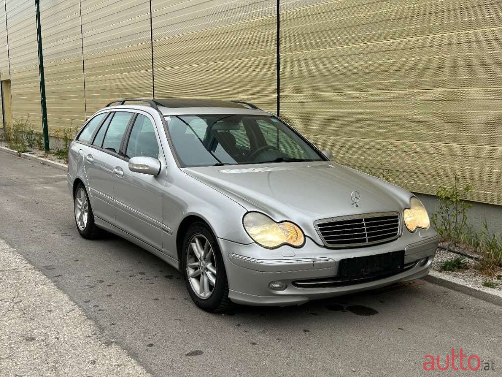 2002' Mercedes-Benz C-Klasse photo #3
