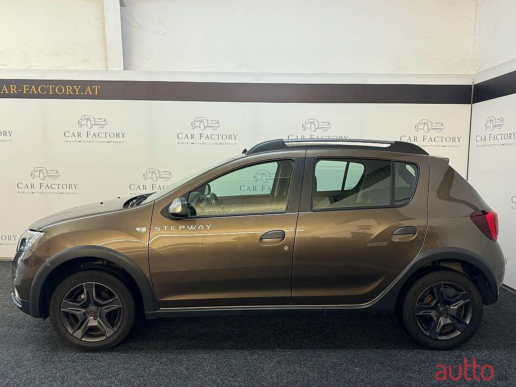 2017' Dacia Sandero photo #2