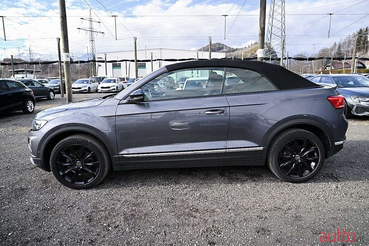 2021' Volkswagen T-Roc photo #3