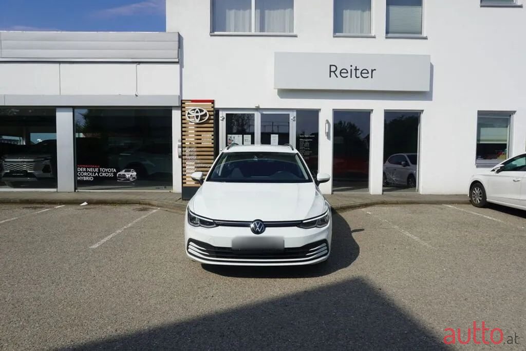 2023' Volkswagen Golf photo #1