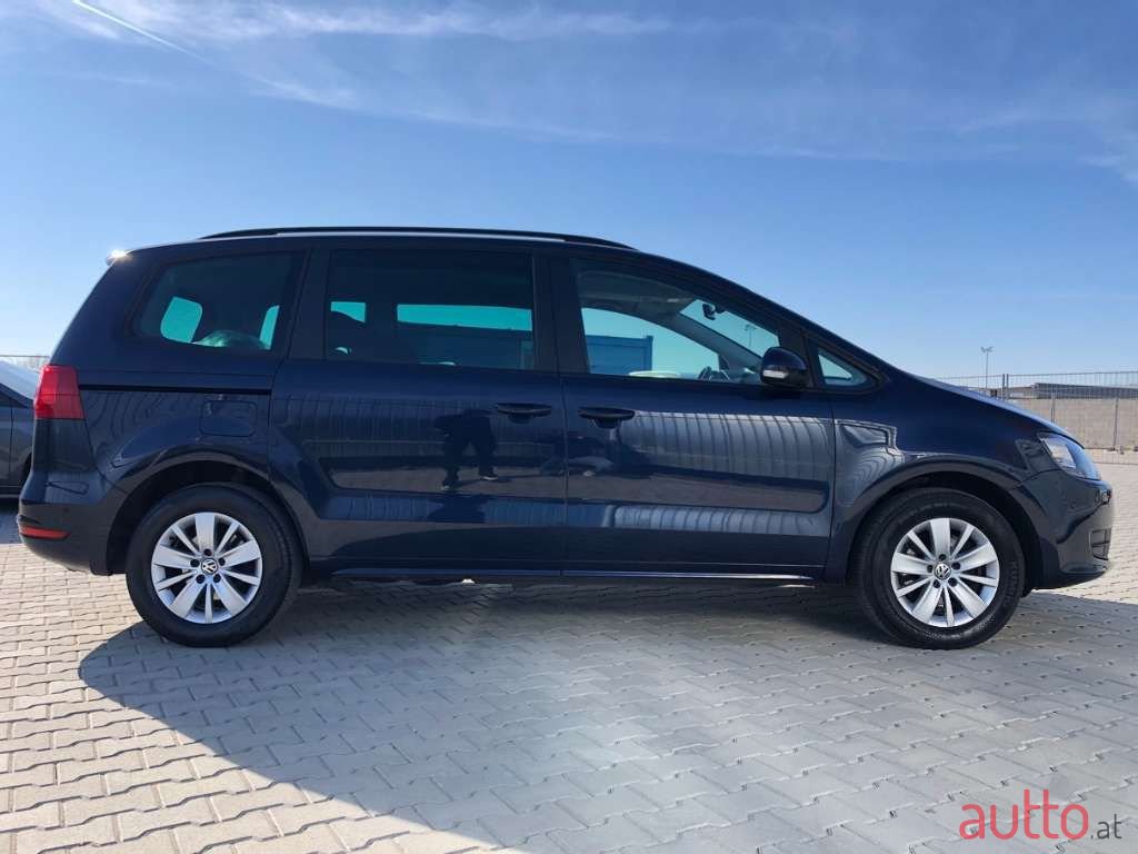 2012' Volkswagen Sharan photo #3