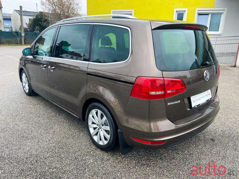 2011' Volkswagen Sharan photo #6