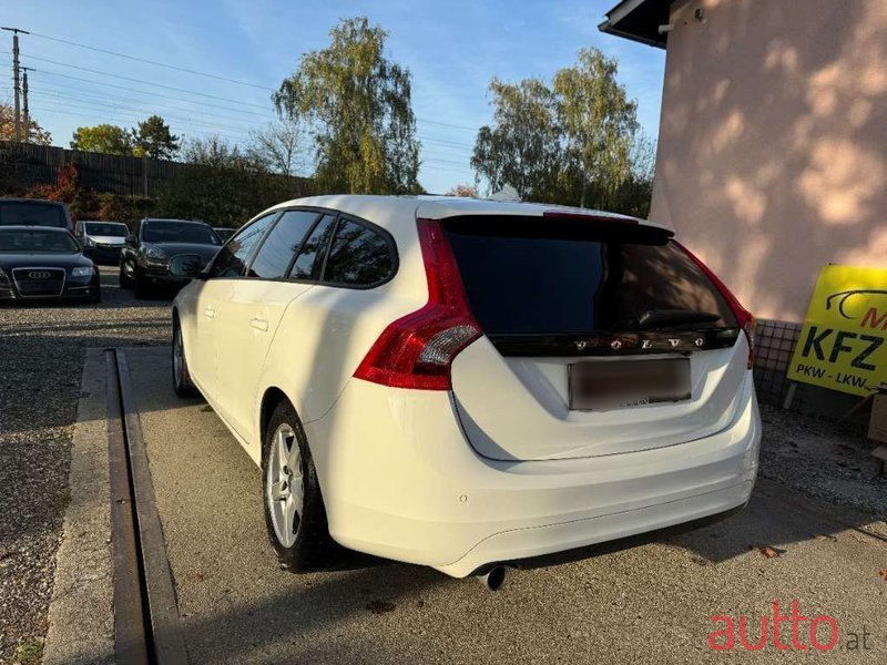 2016' Volvo V60 photo #4