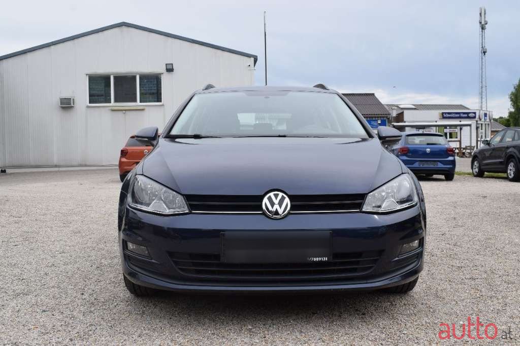 2015' Volkswagen Golf photo #3