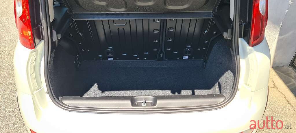 2022' Fiat Panda photo #4