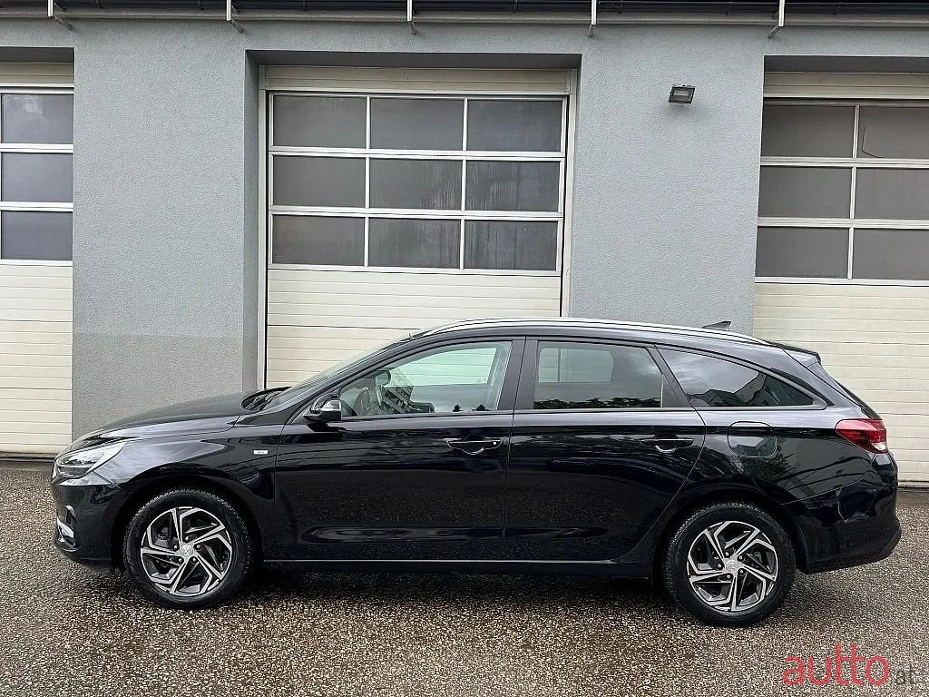 2021' Hyundai i30 photo #4