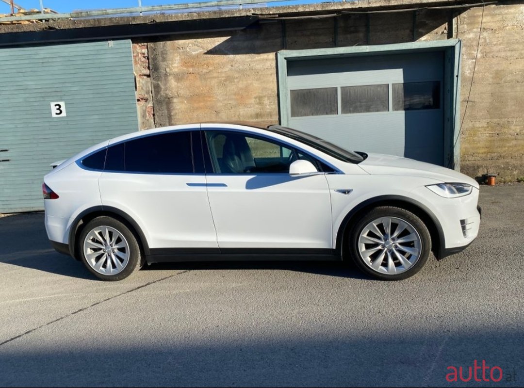 2017' Tesla Model X photo #2