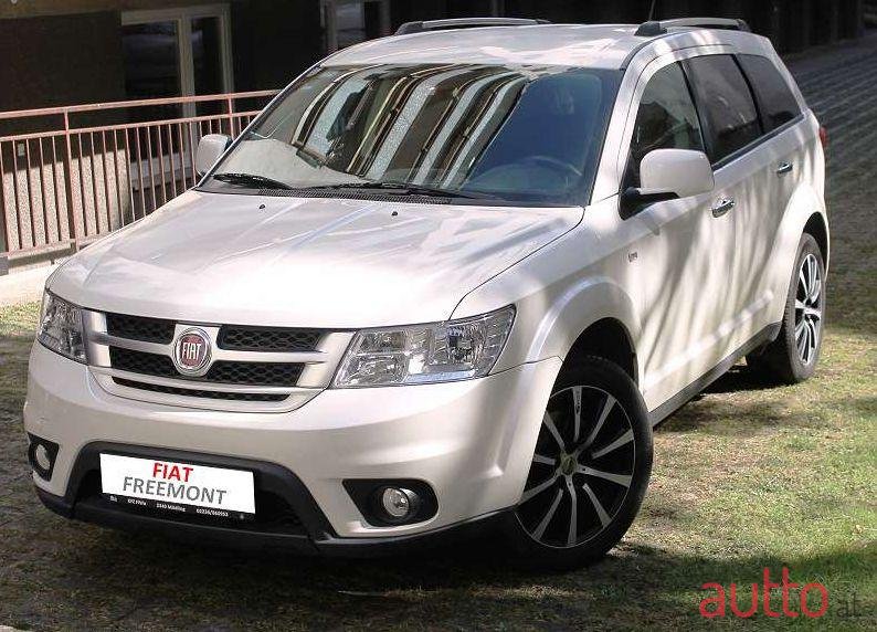 2014' Fiat Freemont photo #1