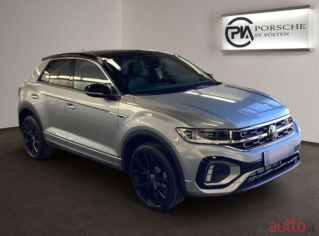 2023' Volkswagen T-Roc photo #3