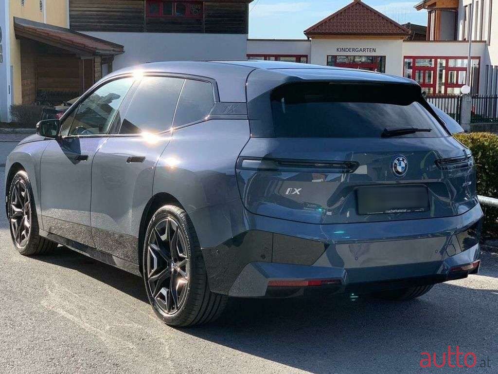 2022' BMW iX photo #5
