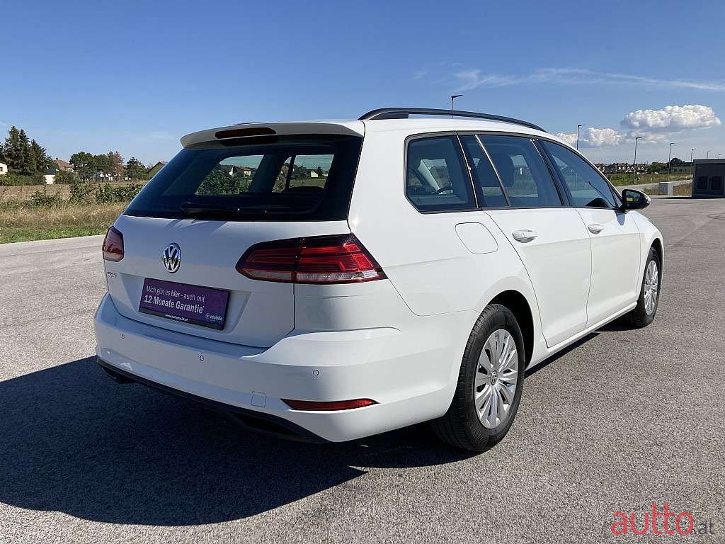 2019' Volkswagen Golf photo #5