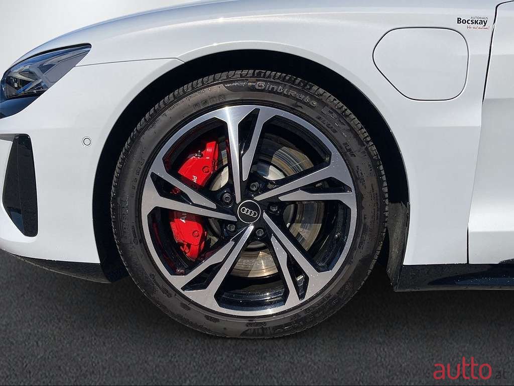2022' Audi e-tron GT photo #5