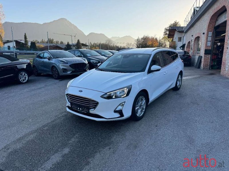 2020' Ford Focus photo #4