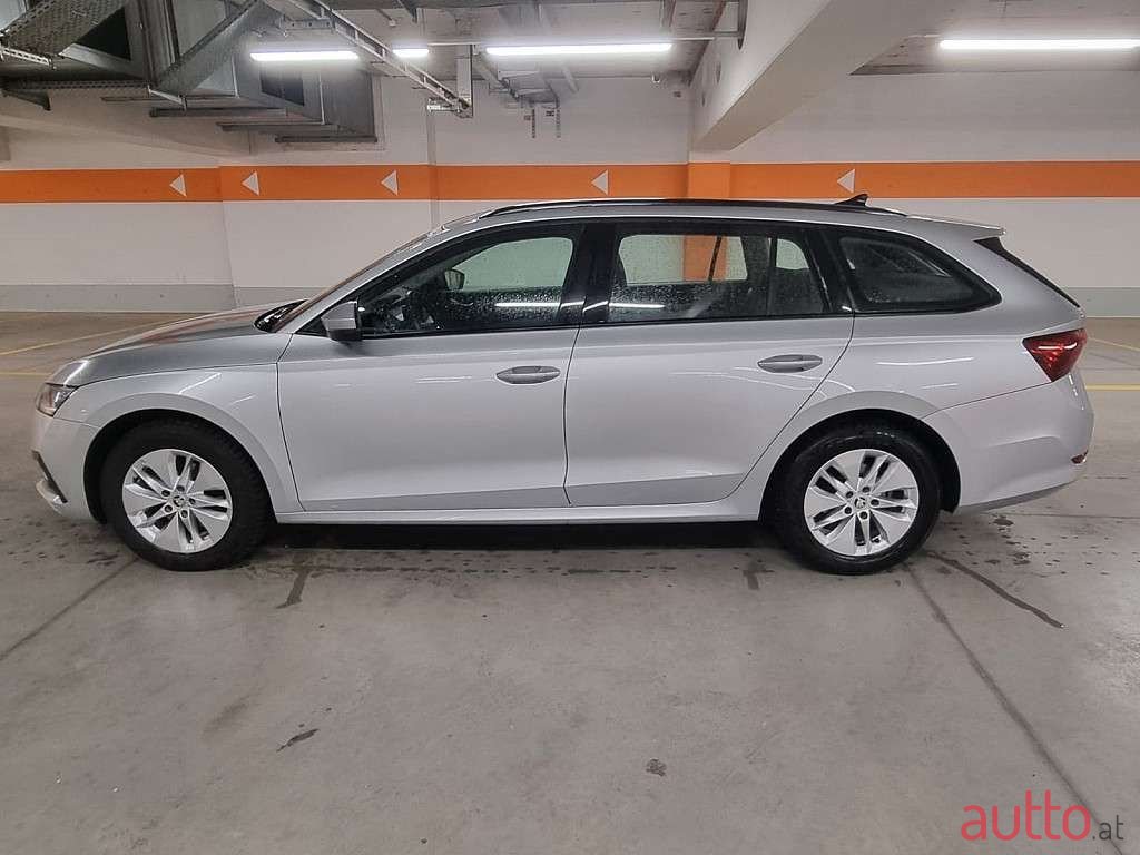 2021' Skoda Octavia photo #4