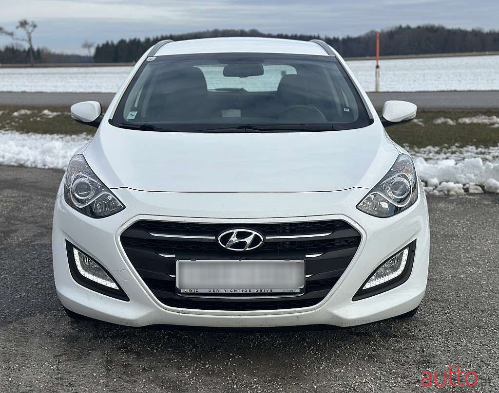 2015' Hyundai i30 photo #2
