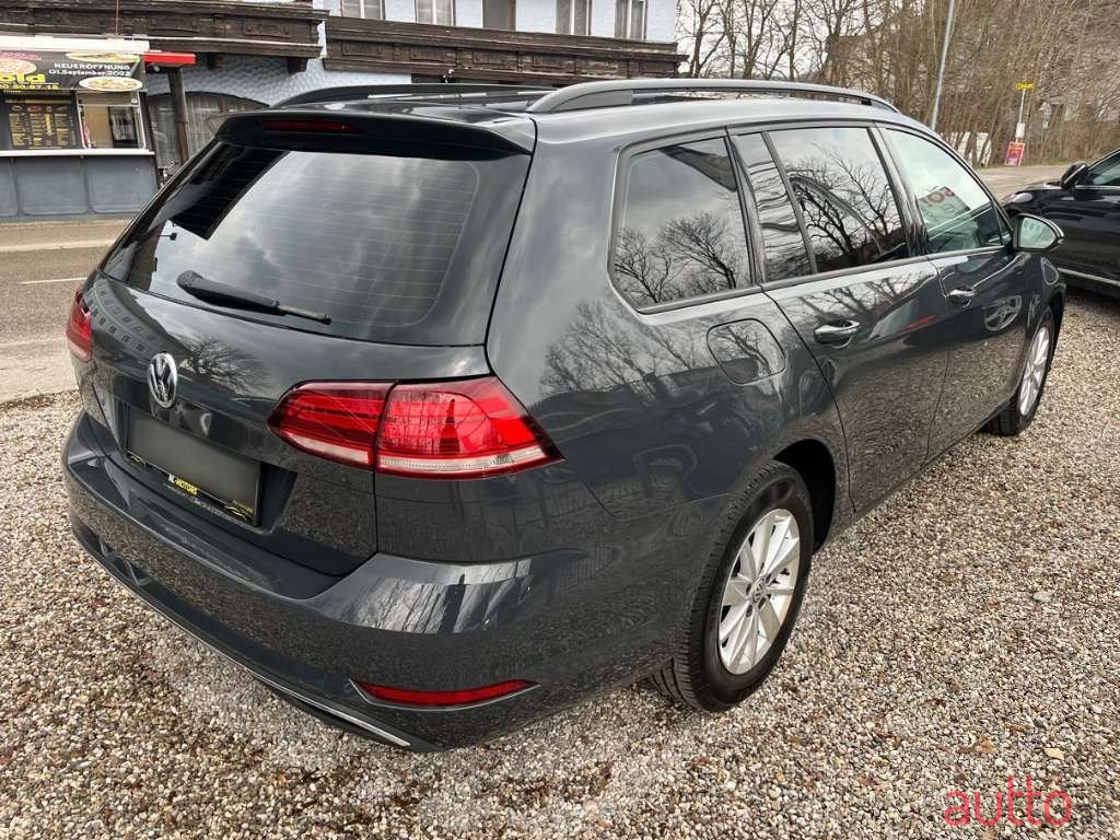 2020' Volkswagen Golf photo #5