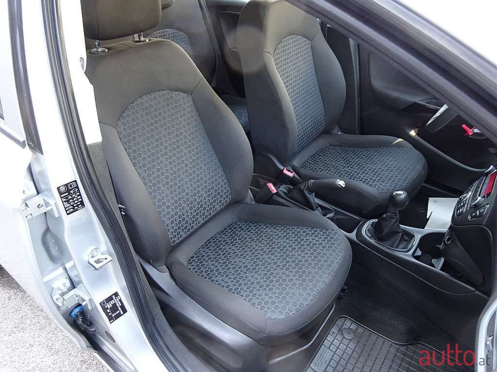 2015' Opel Corsa photo #4