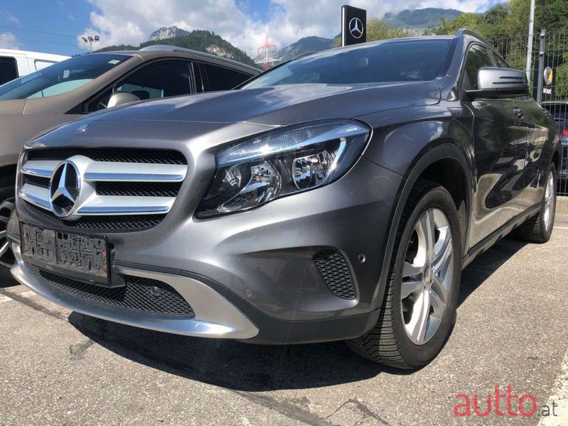 2016' Mercedes-Benz Gla-Klasse photo #2