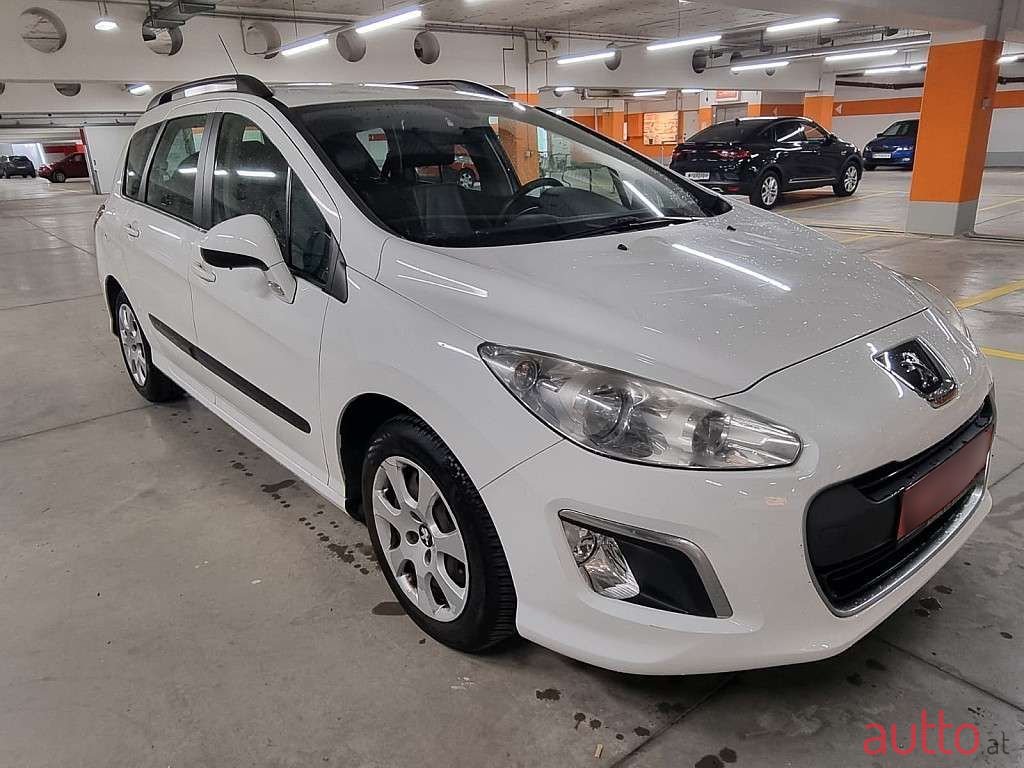 2011' Peugeot 308 photo #2