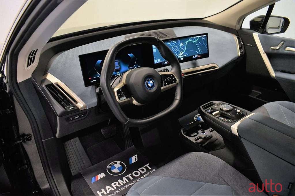 2021' BMW iX photo #6