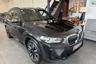 2023' BMW iX3