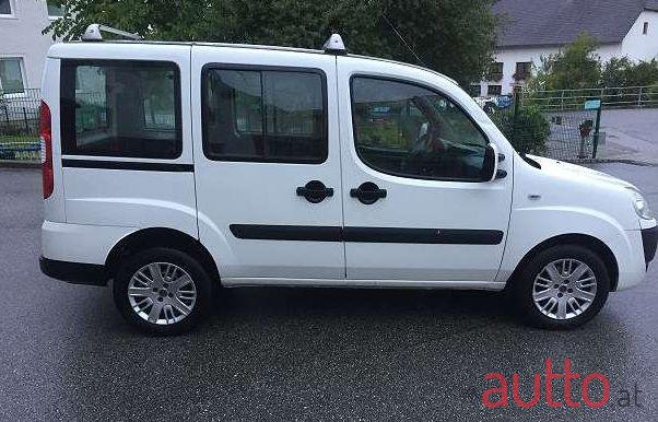 2010' Fiat Doblo photo #2