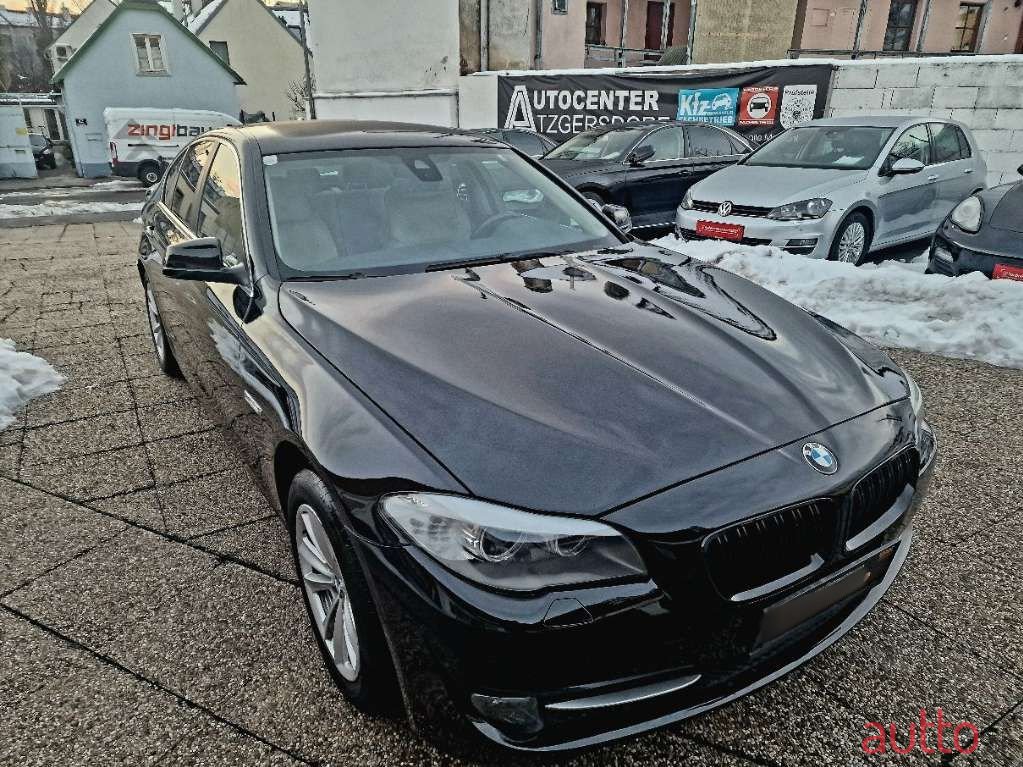 2012' BMW 5Er-Reihe photo #2