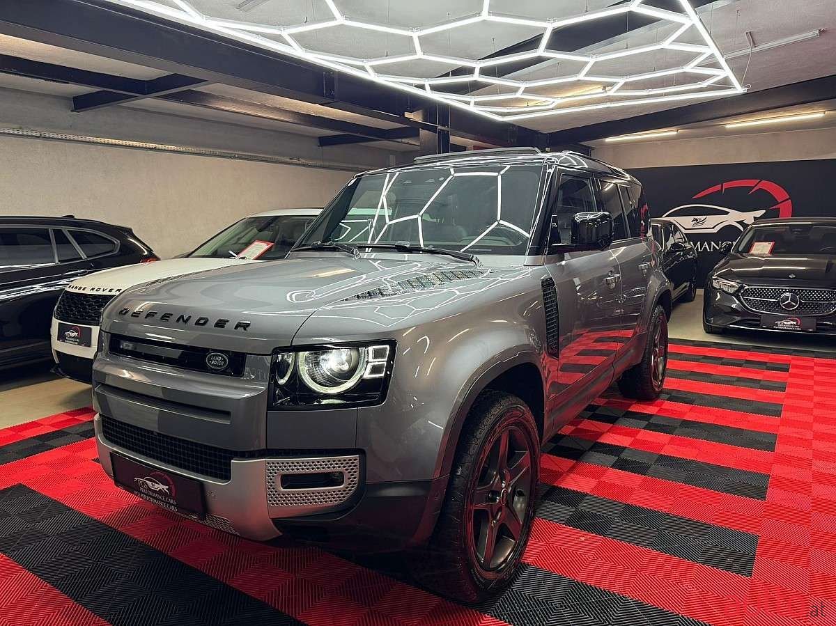 2022' Land Rover Defender photo #3