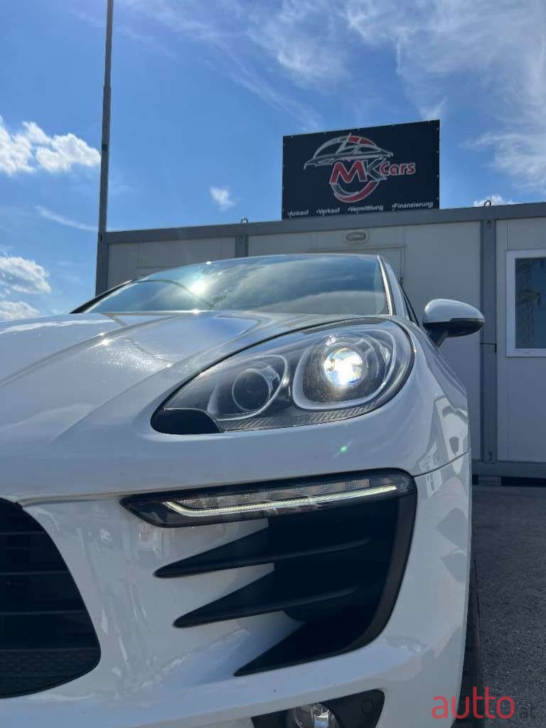 2016' Porsche Macan photo #6