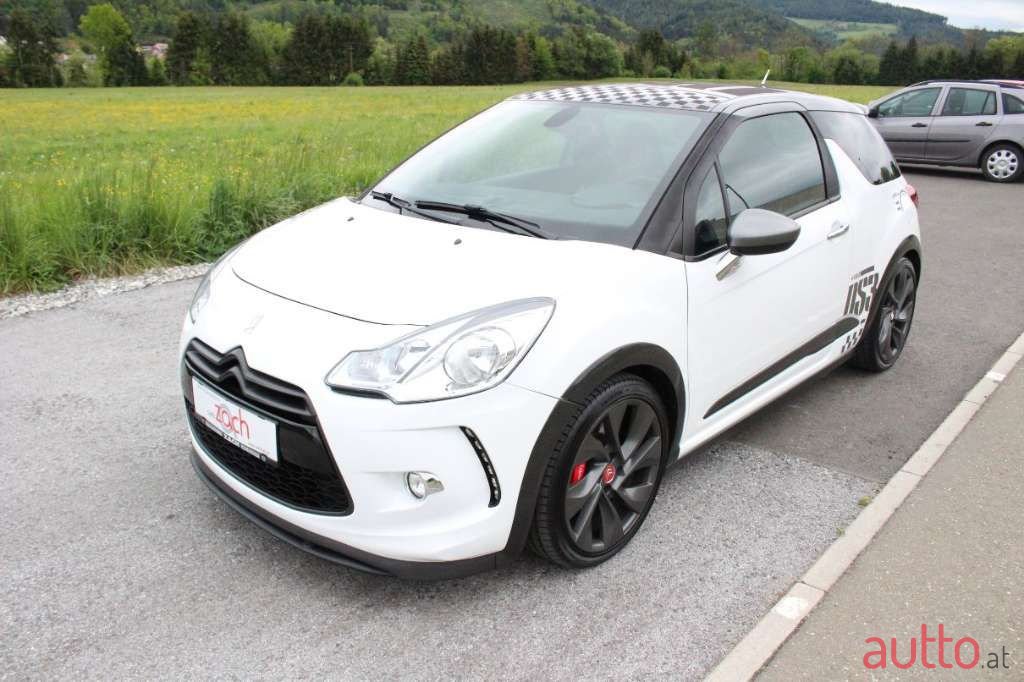 2011' Citroen DS3 photo #1