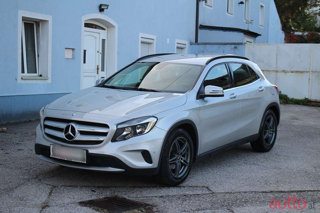 2016' Mercedes-Benz Gla-Klasse photo #2