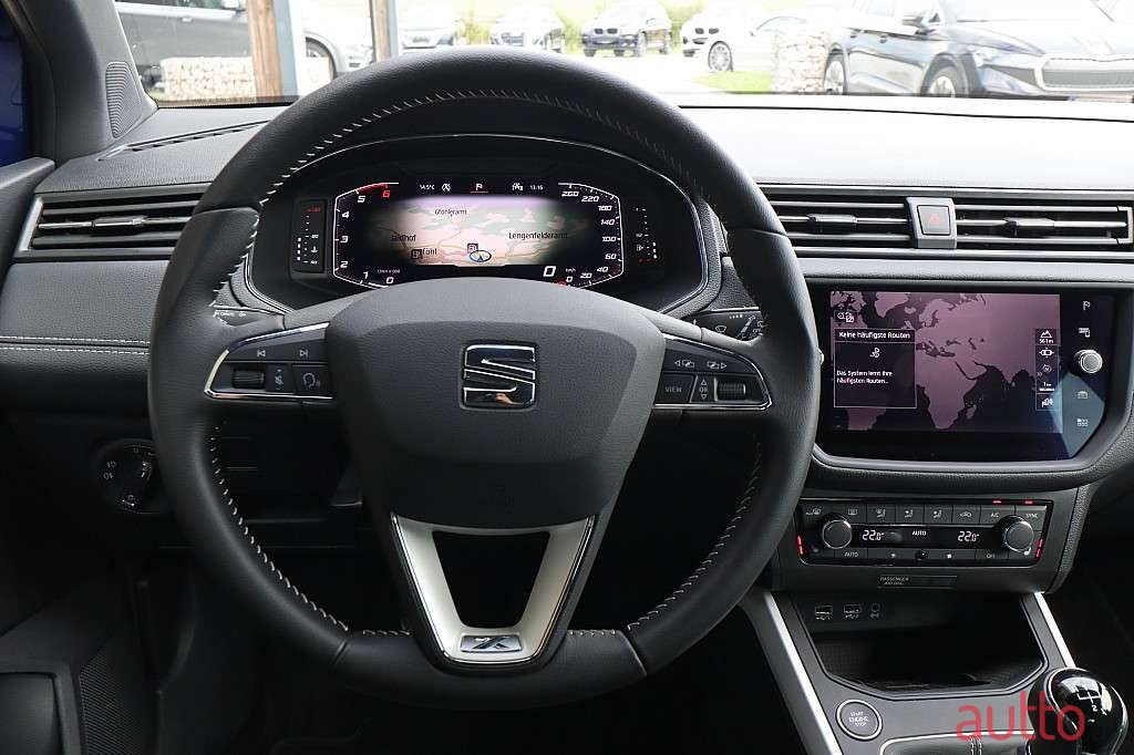 2020' SEAT Arona photo #6
