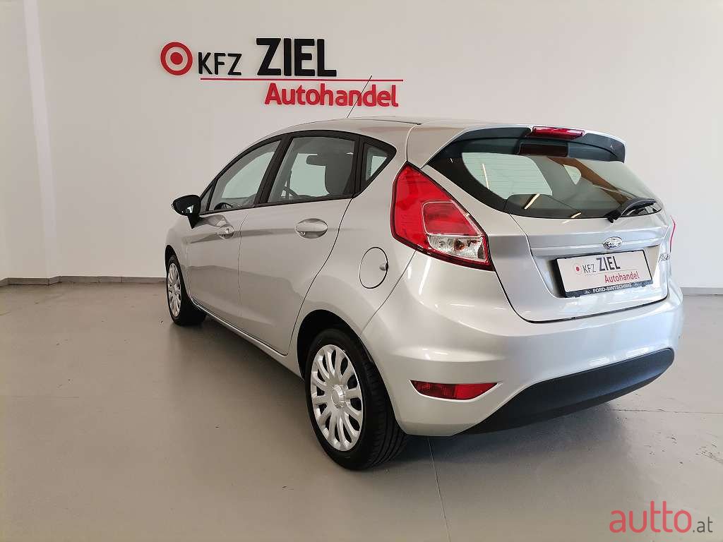 2015' Ford Fiesta photo #4