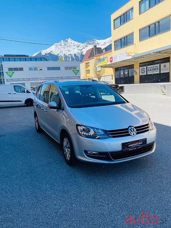 2011' Volkswagen Sharan photo #2