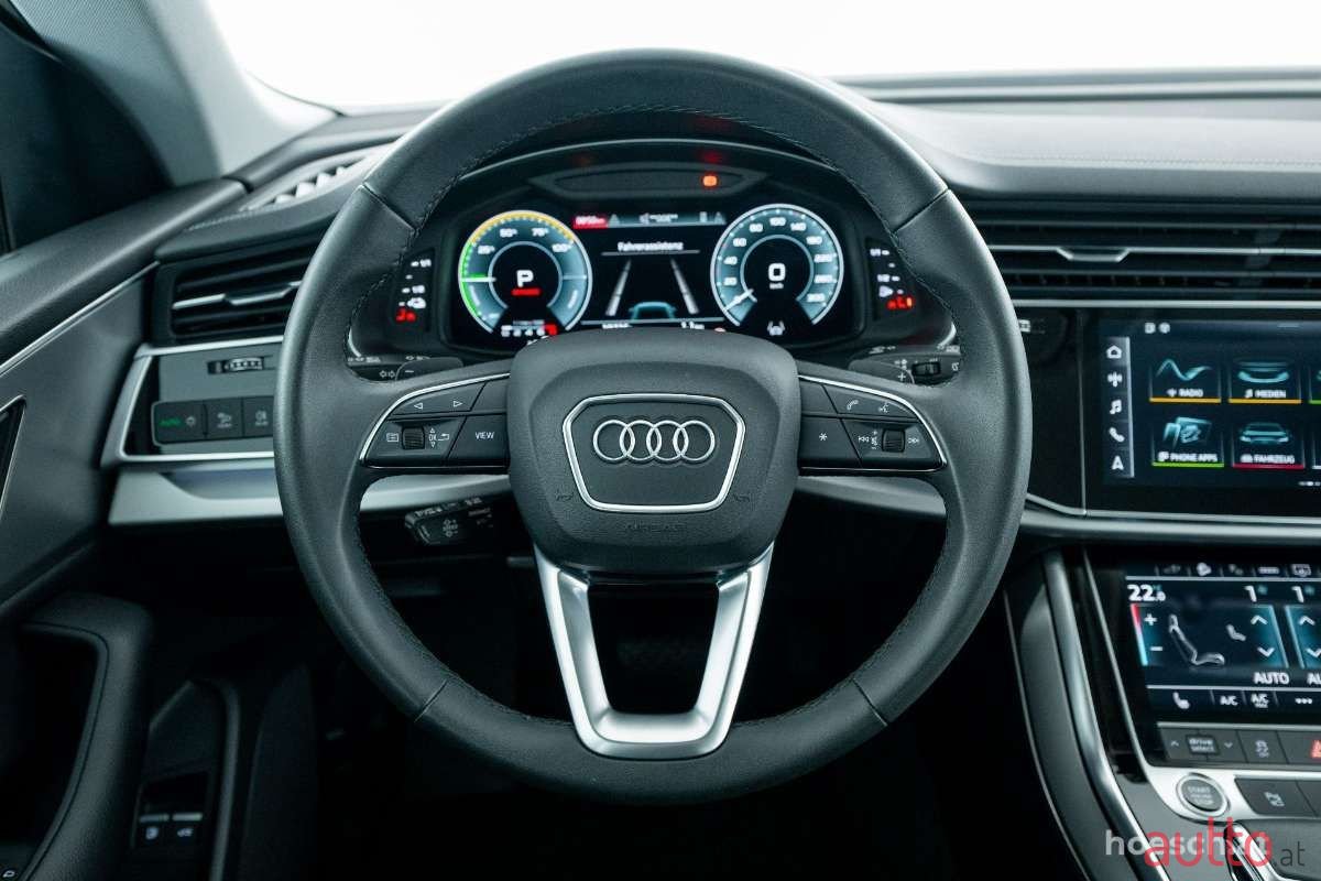 2023' Audi Q8 photo #6