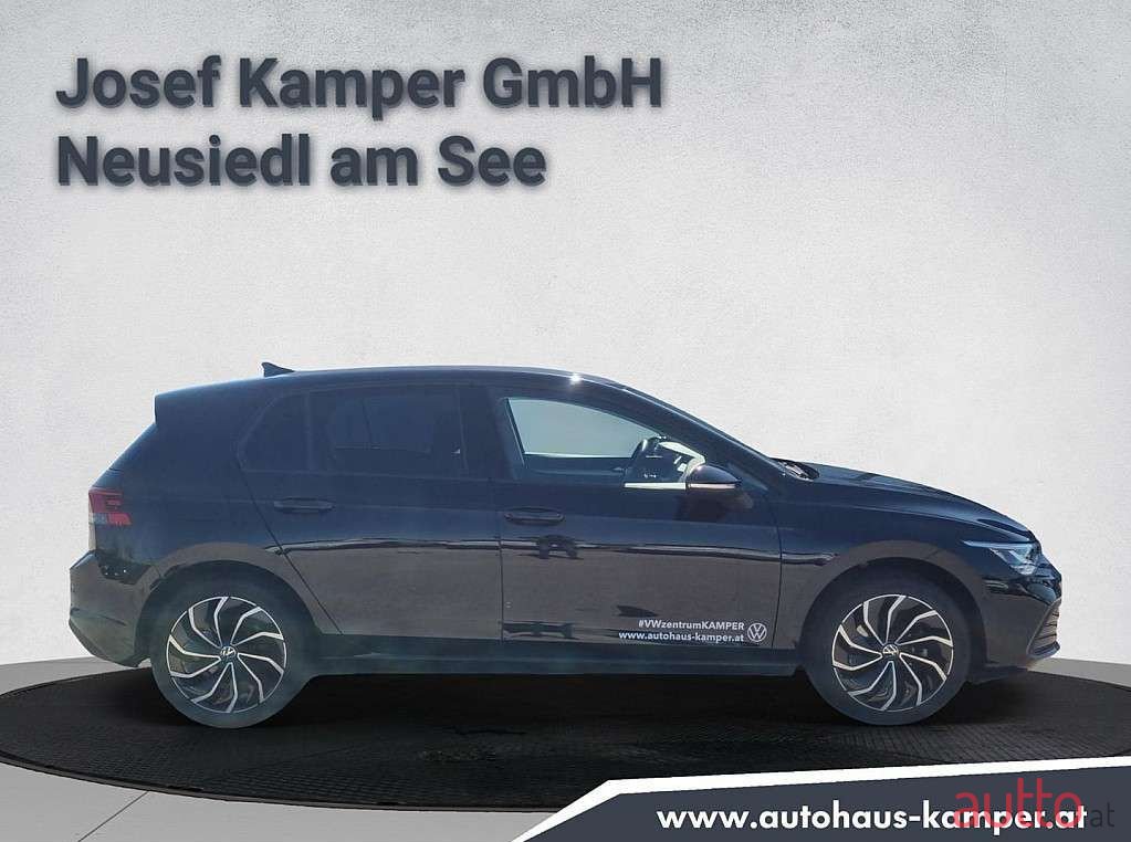 2023' Volkswagen Golf photo #3