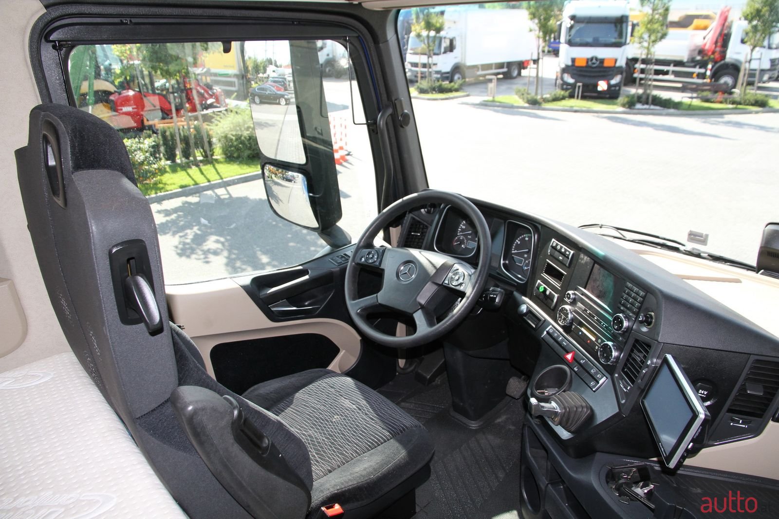 2014' Mercedes-Benz ACTROS 2545 E6 B photo #6