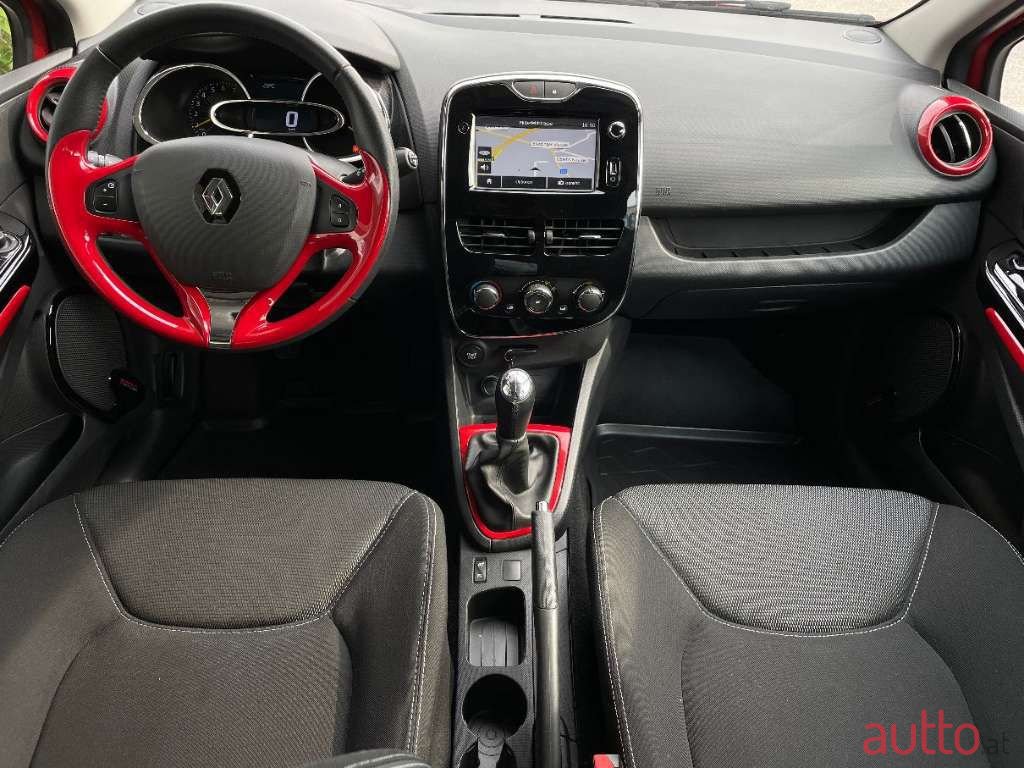 2013' Renault Clio photo #6
